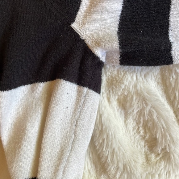 Black and white striped dress - Picture 8 of 9